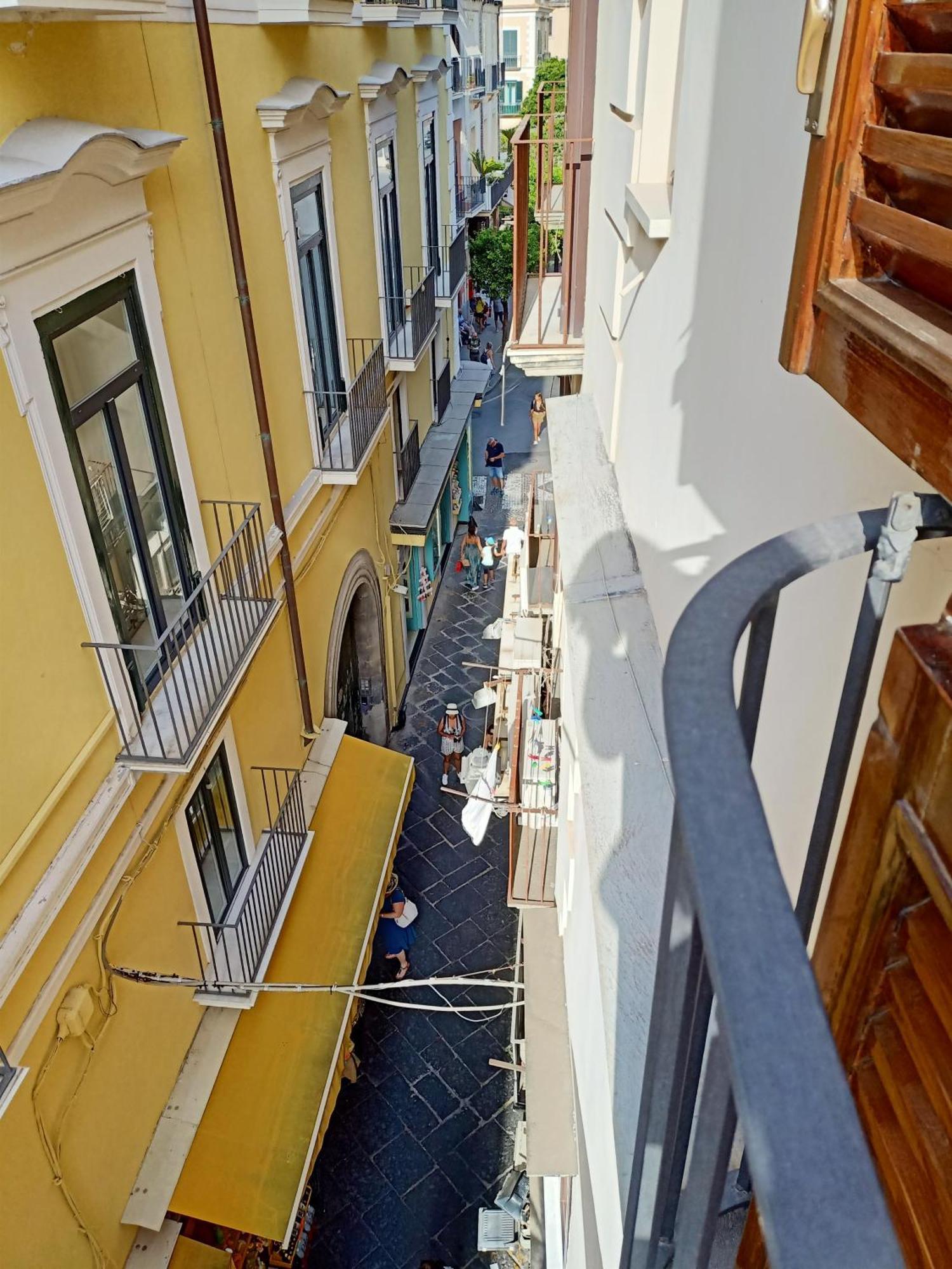 Alleyway Sorrento Bagian luar foto